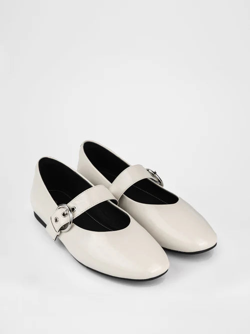 Bailarinas con hebilla en el talón en color blanco