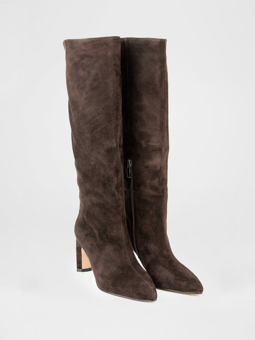 Botas de color chocolate intenso