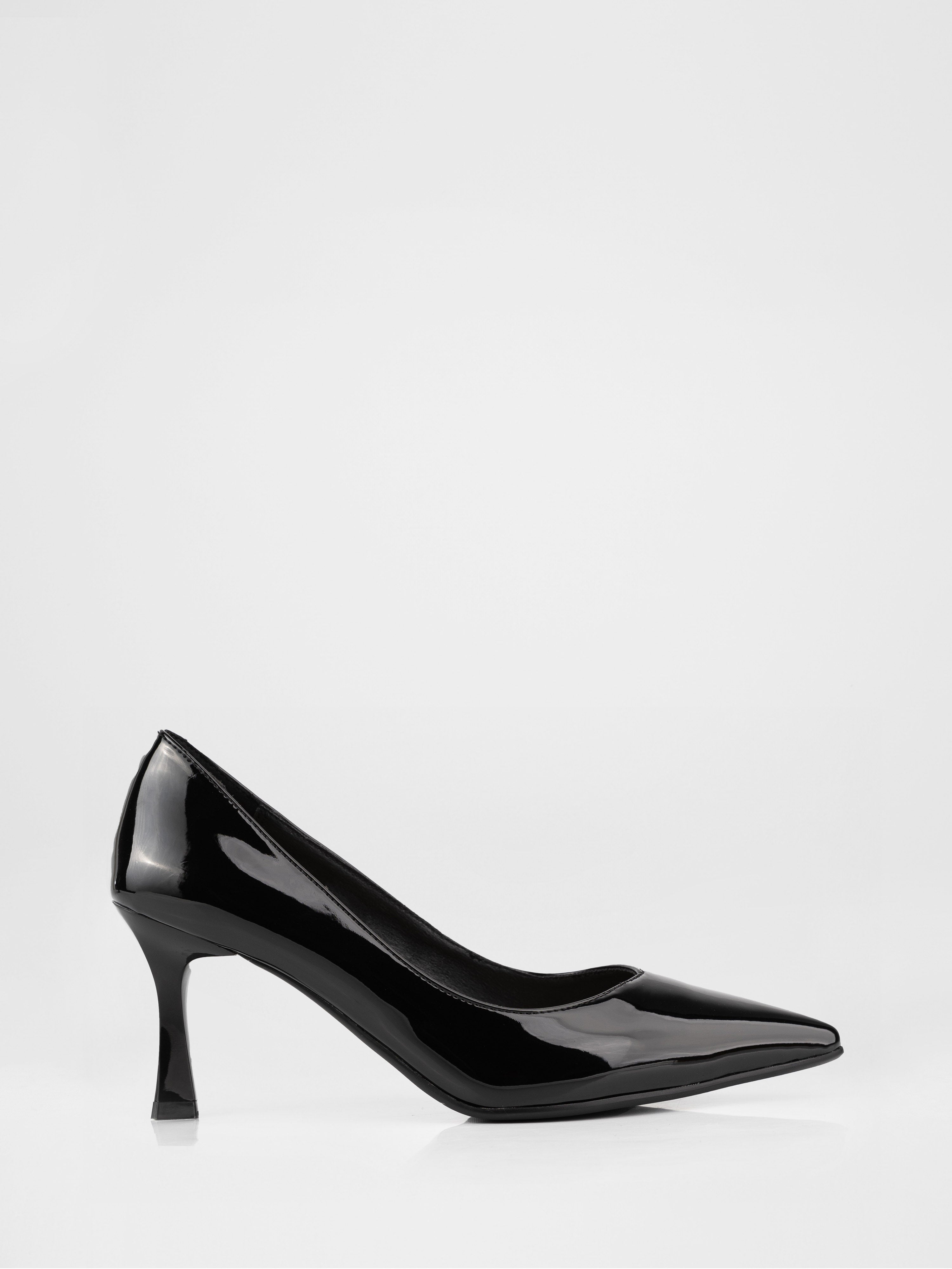Black patent leather pumps