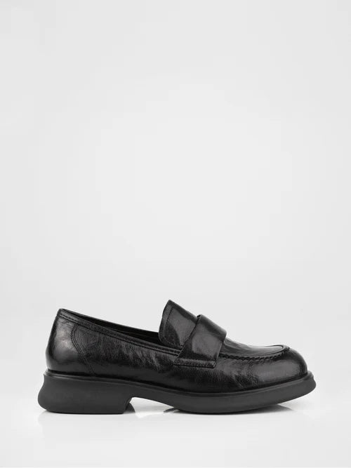 Leather loafers in black