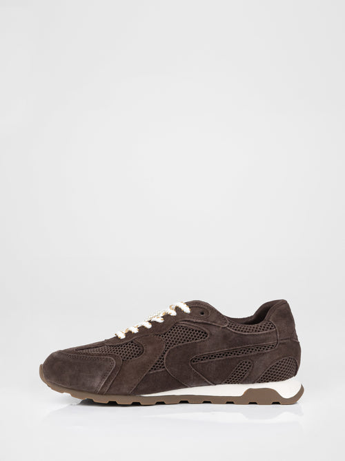 Zapatillas de ante chocolate con detalles en tono perla