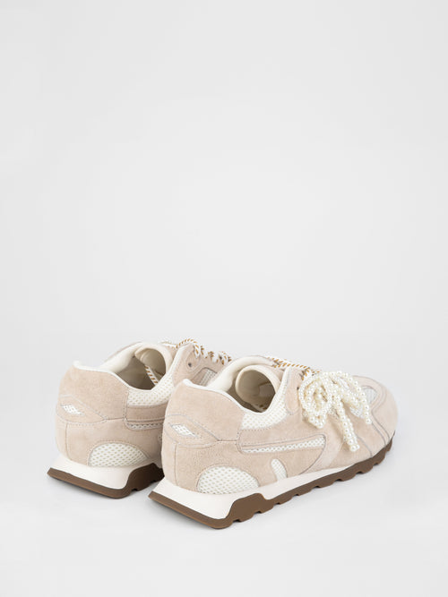 Zapatillas de ante beige con detalles en tono perla
