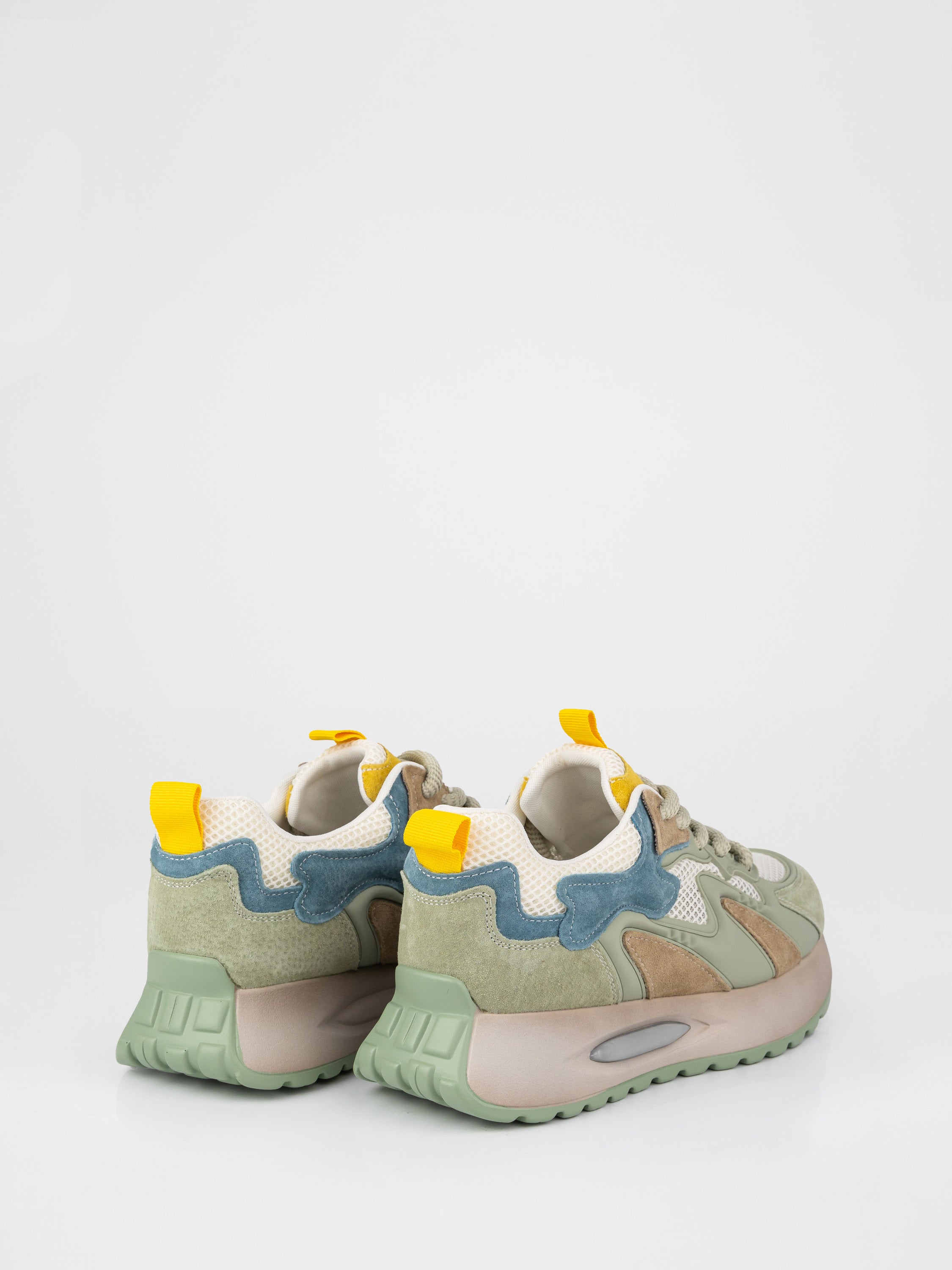 Women's sneakers with chunky soles