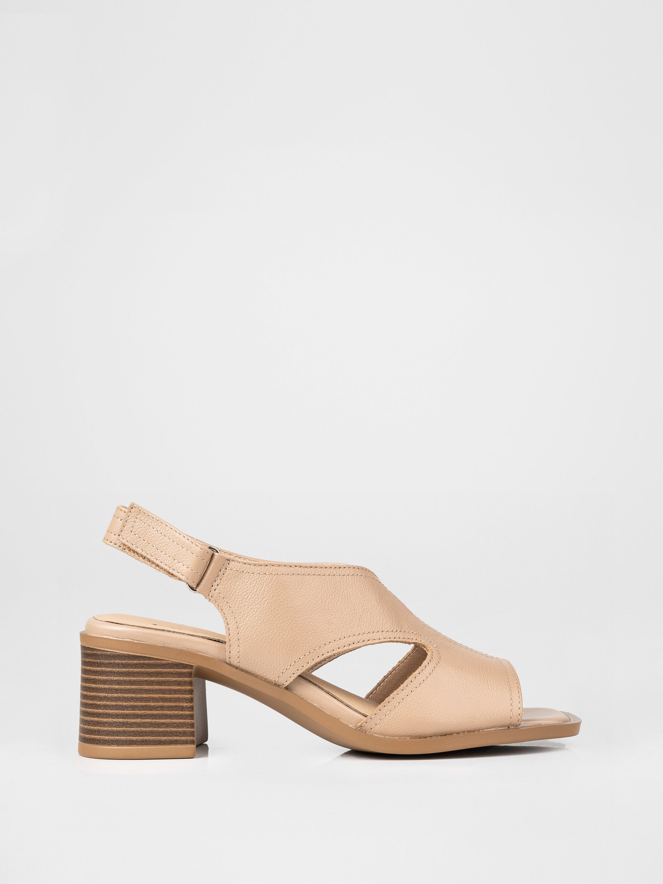 Sandalias de tacón beige