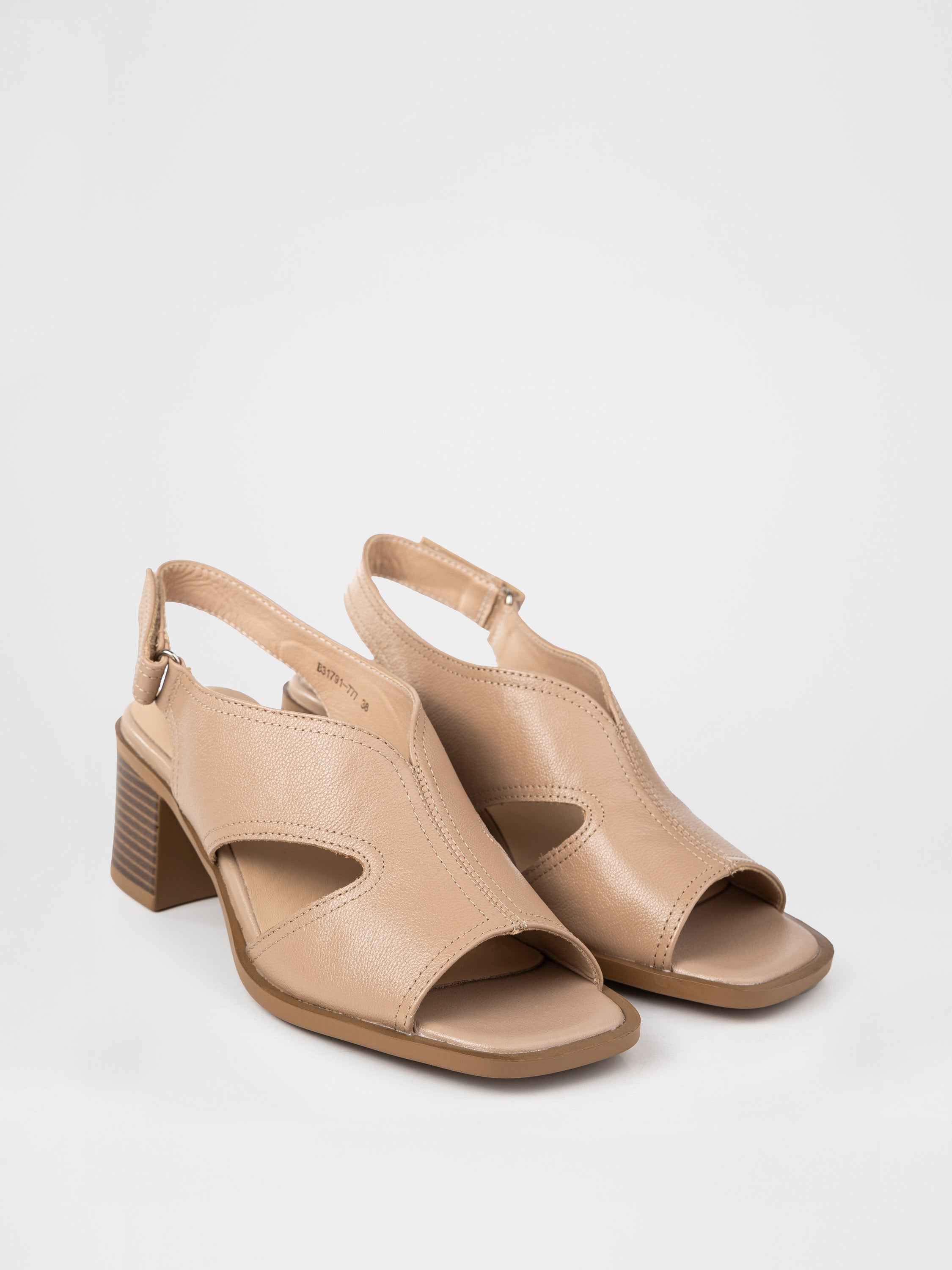 Sandalias de tacón beige