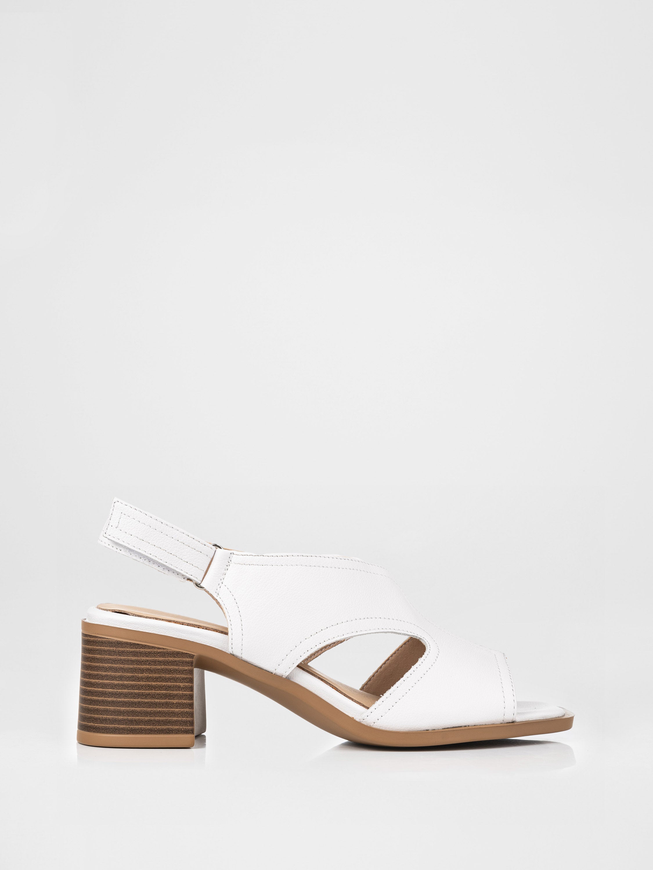 Sandalias de tacón en color blanco