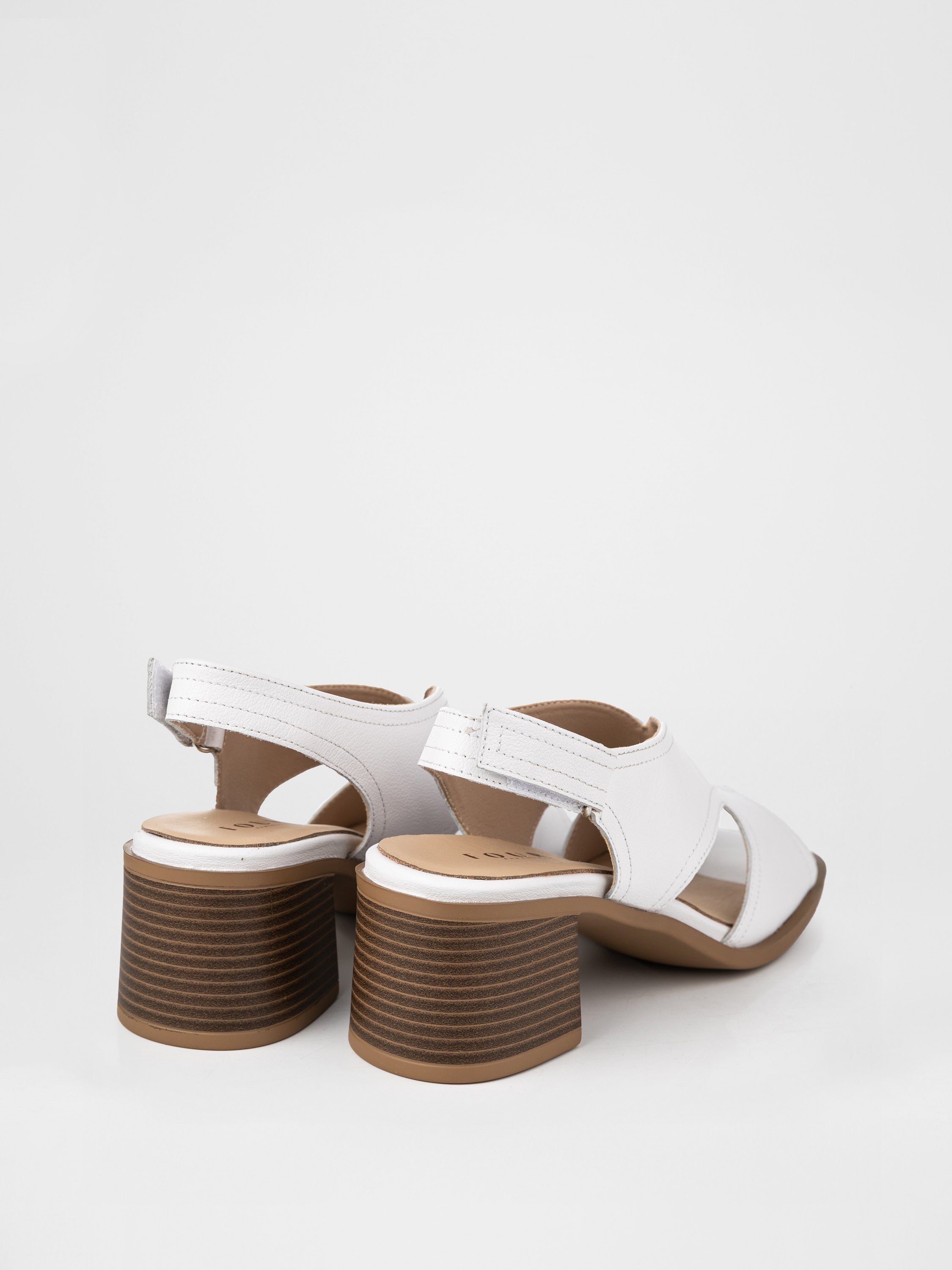 Sandalias de tacón en color blanco