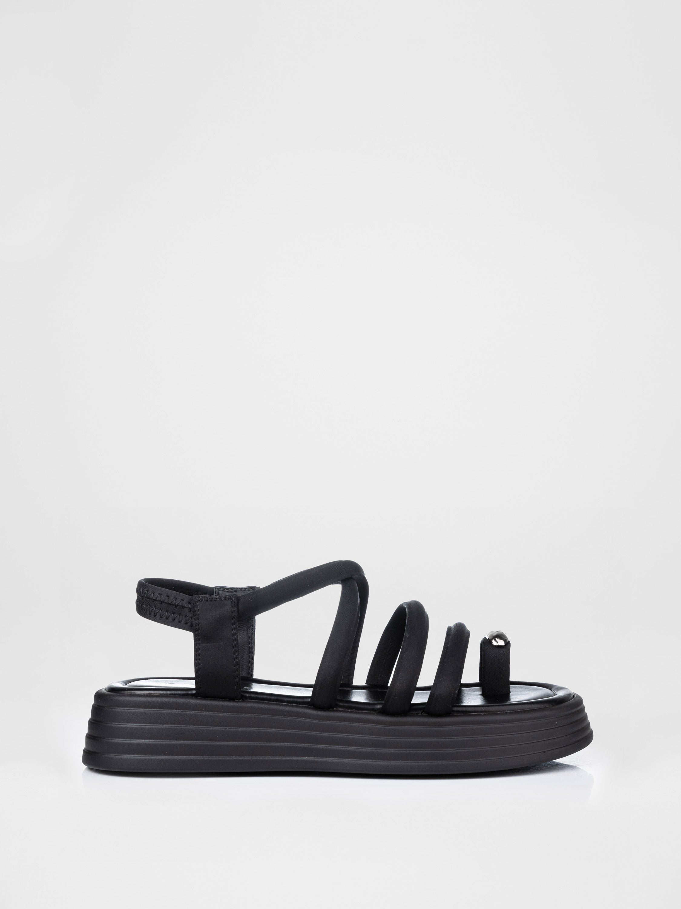 Sandalias de plataforma en color negro