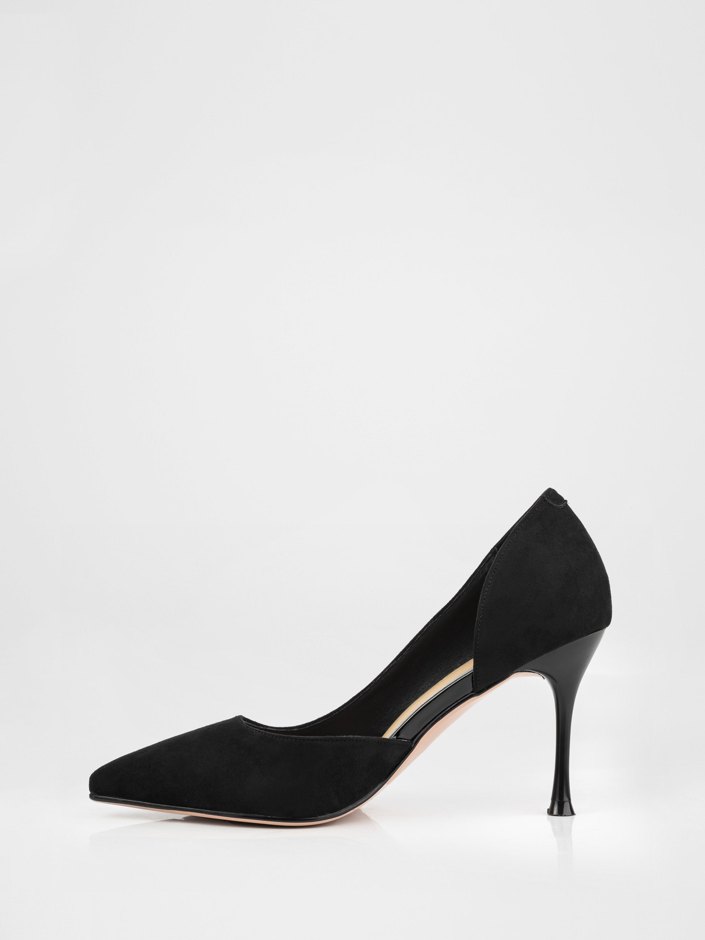 Black suede heeled pumps