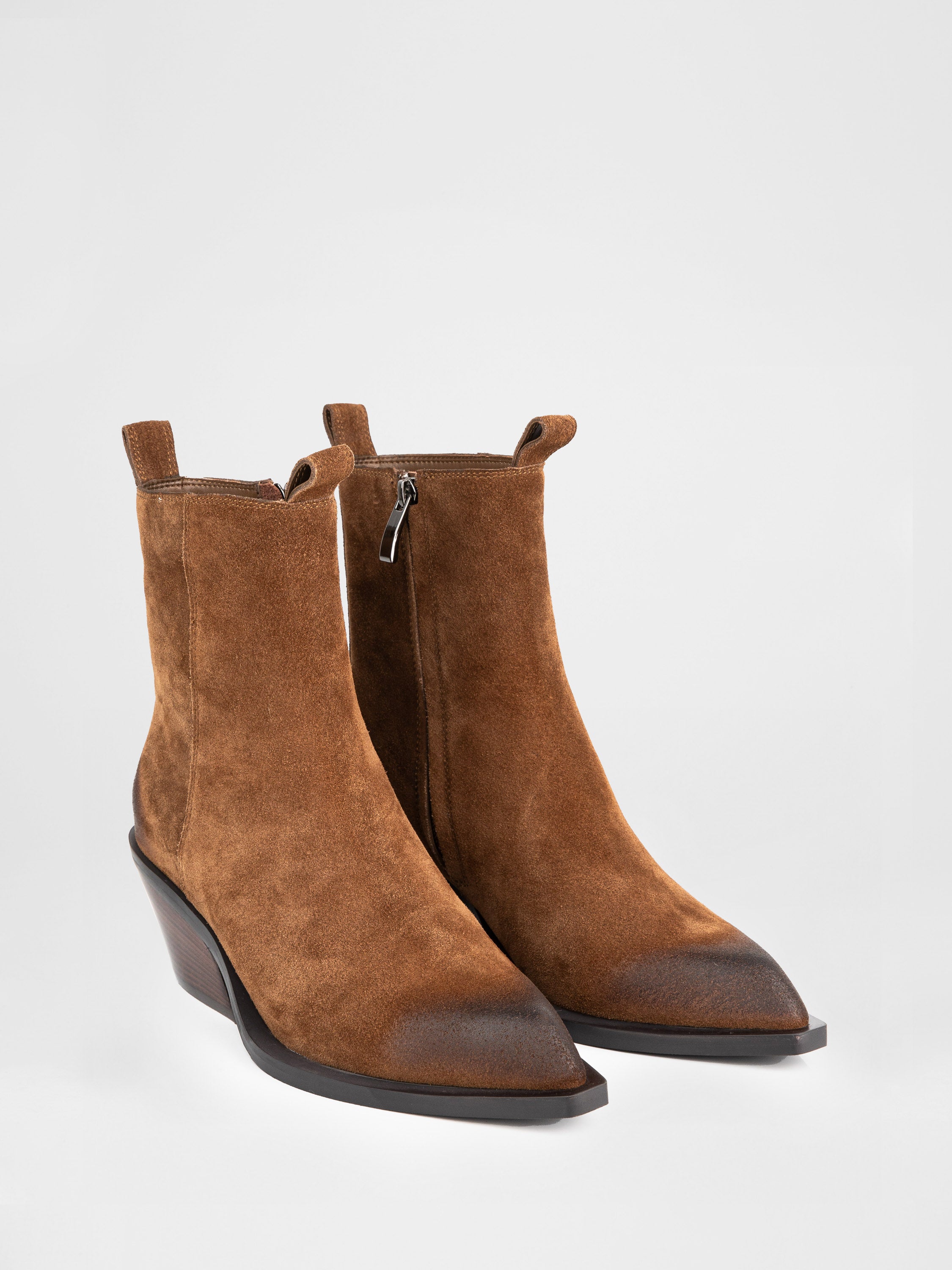 Suede cowboy boots in red