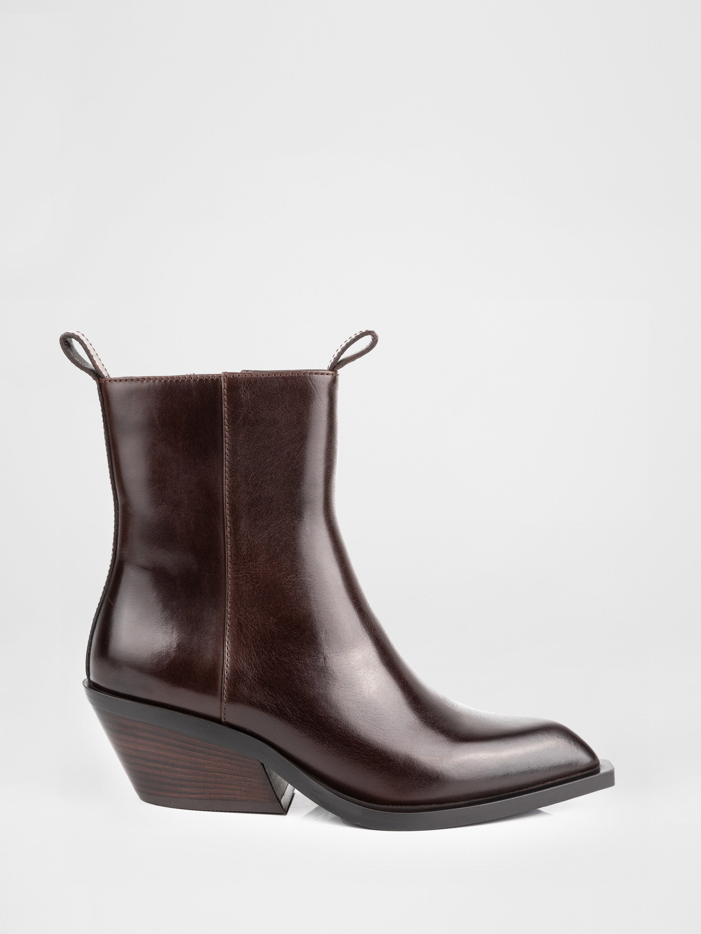 Botas de piel cosaca en color café