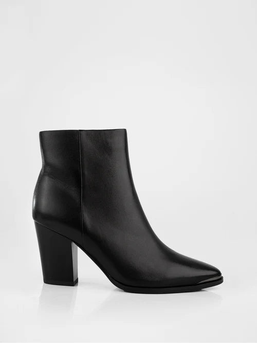 Ankle boots in black