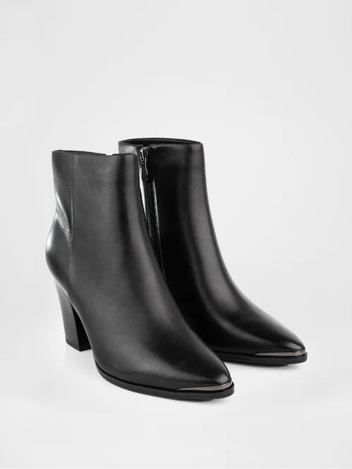 Ankle boots in black