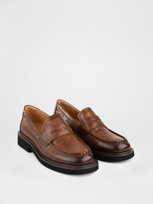 Mocasines de piel marrón