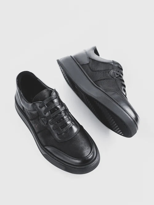 Zapatillas deportivas con cordones para hombre en color negro